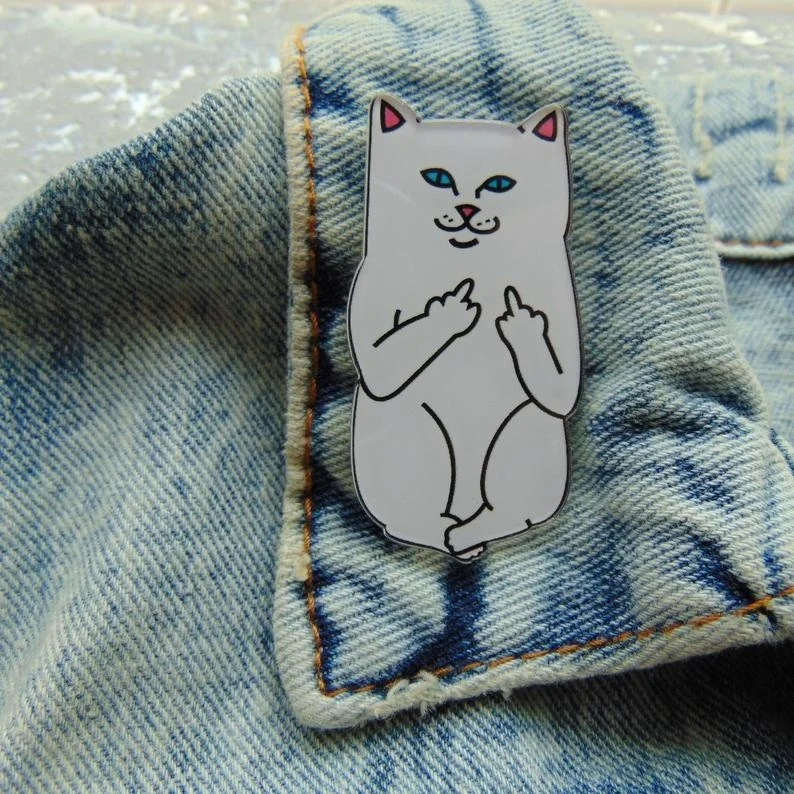 

White Cat Acrylic Brooch Pin for coat Pocket Blue Eyes Kitten