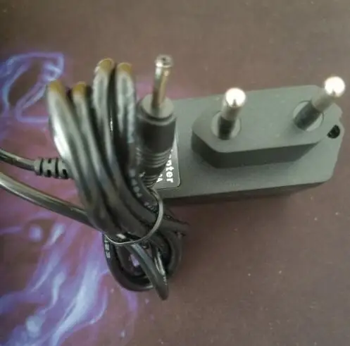 

1pcs Universal Power Adapter Wall Charger 5V 2A For Android Tablet pc EU two round pin