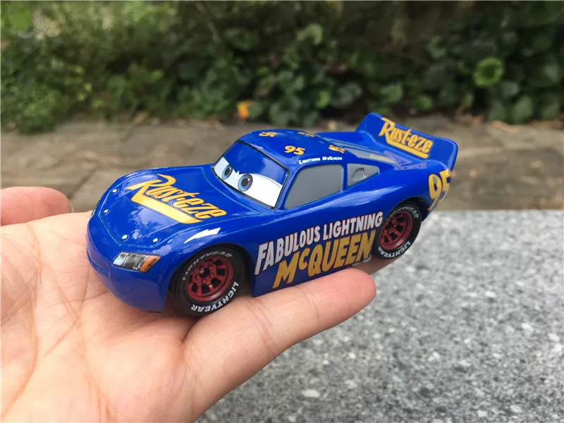 

Disney Pixar Cars Movie 3 Metal Diecast 1:43 Fabulous Lightning McQueen Toy Car New No Package
