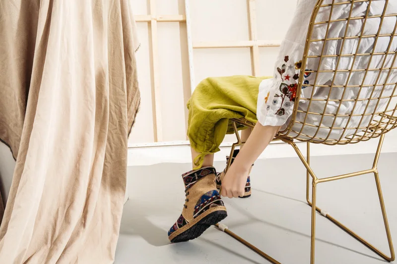 Veowalk/женские короткие ботильоны с вышивкой в стиле Харадзюку из льна и хлопка; удобные женские эспадрильи на плоской подошве со шнуровкой; обувь для веганов