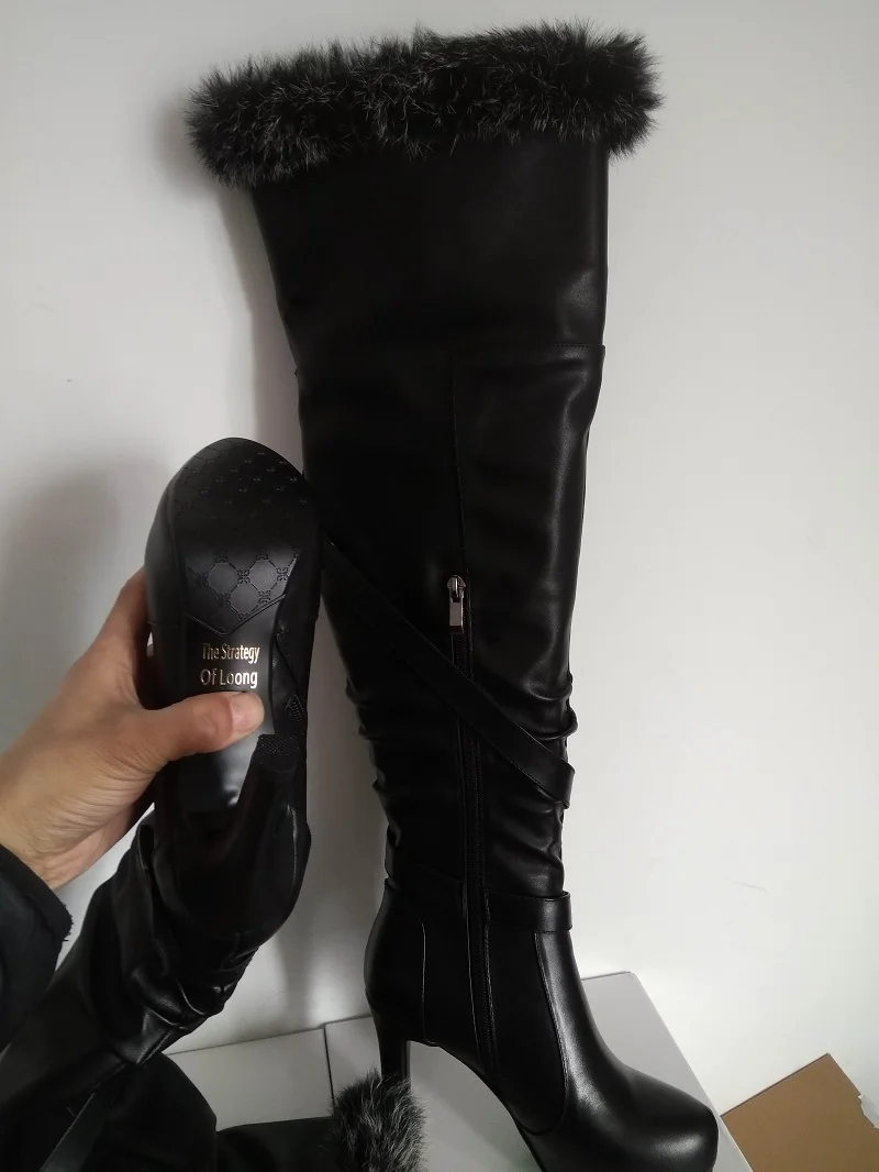 Женские зимние модные сапоги-ботфорты выше колена из натуральной кожи с тонким высоким каблуком с кроличьим мехом с боковой молнией с круглым носком и пряжкой размер 34–39 SXQ0803