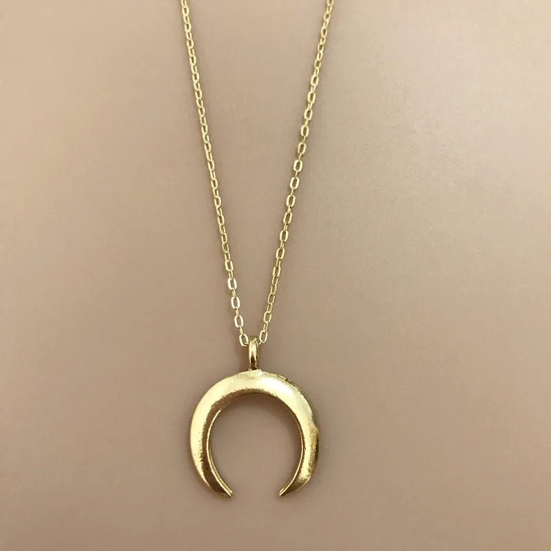 

2018 new fashion moon pendant necklace charm ladies short necklace statement party jewelry accessories