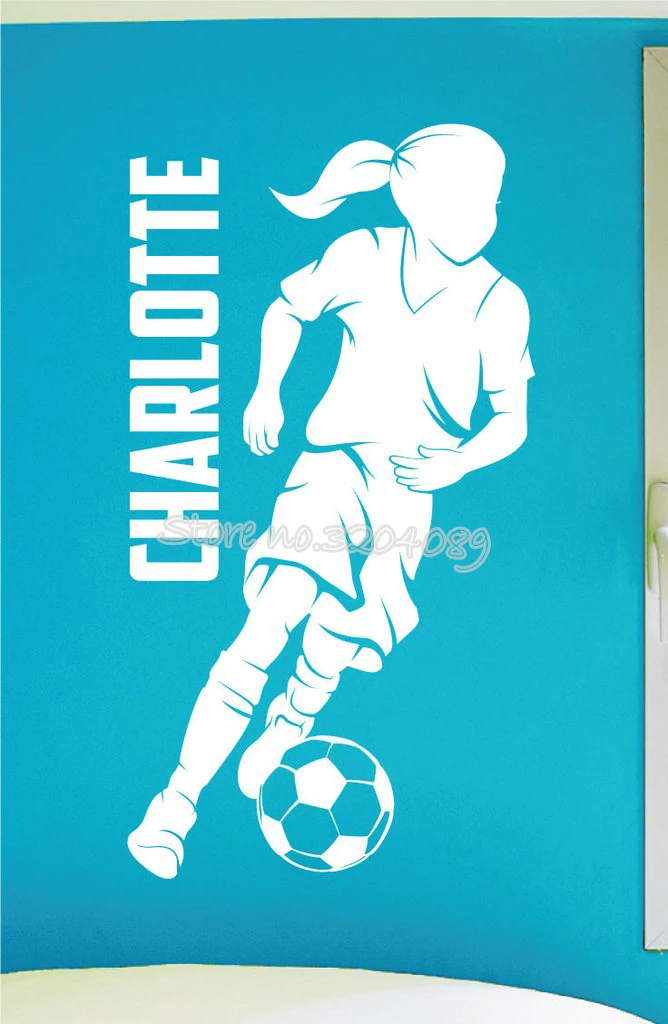 Персонализированные девушки футбол dribbling Спортивная наклейка на заказ девушки наклейка на стену с именем девушка силуэт спальня обои Искусство Декор EA631