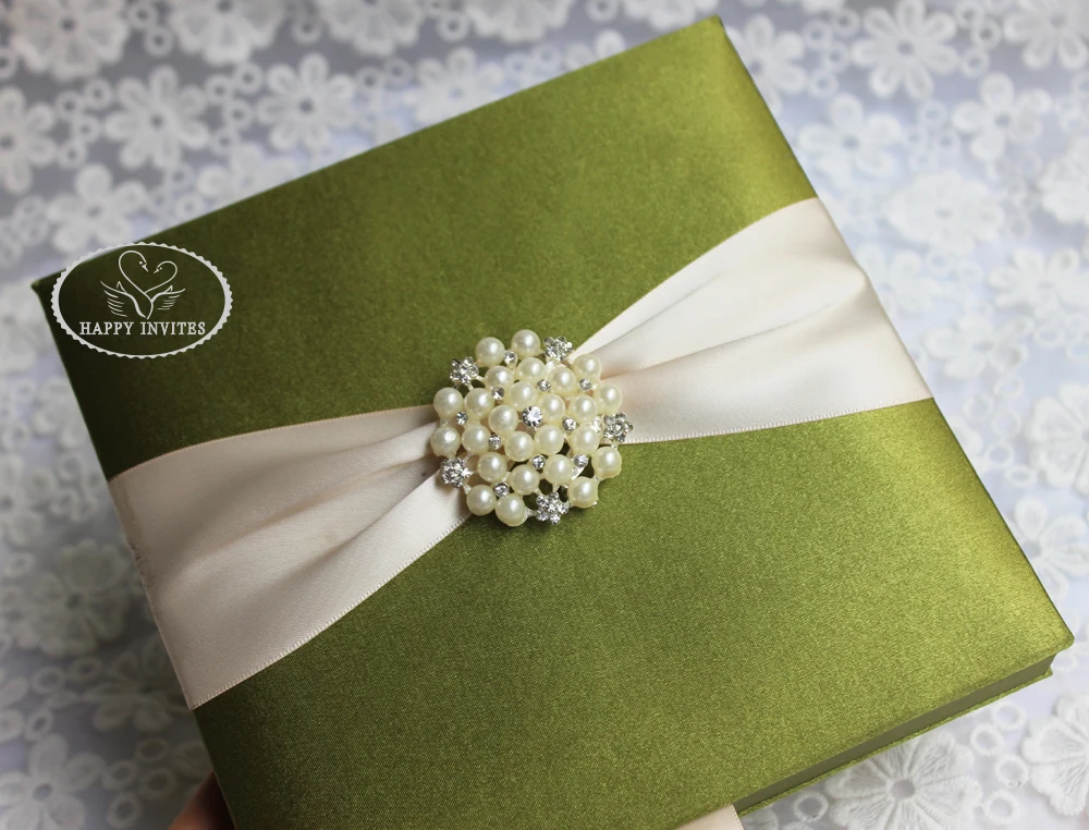 HI2024-01 Customized Green Silk Box Wedding Invitation with Ribbon and Brooch