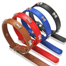 De calidad superior suministros perros gatos moda cuero de LA PU collares de perro collar de hueso collar de perro de mascota cachorro accesorios productos 10 unids
