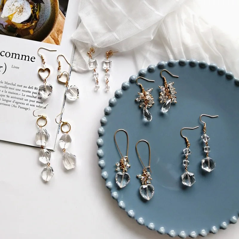 

Fashion Simple Transparent Crystal Glass Heart Dangle Earrings for Girls Geometric Hollow Love Drop Earrings