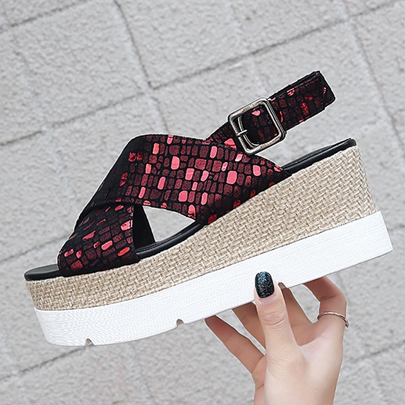 

Vangull 2019 New Casual hot-saled Korean version wild leather large size Sequins lattice bling convenient wedge lady shoes