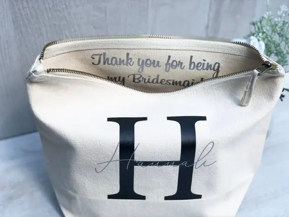 personalise-monogram-maid-of-honor-bridesmaid-makeup-pouches-wedding-Gift-Make-Up-Cosmetic-Bags-Unique-Gift