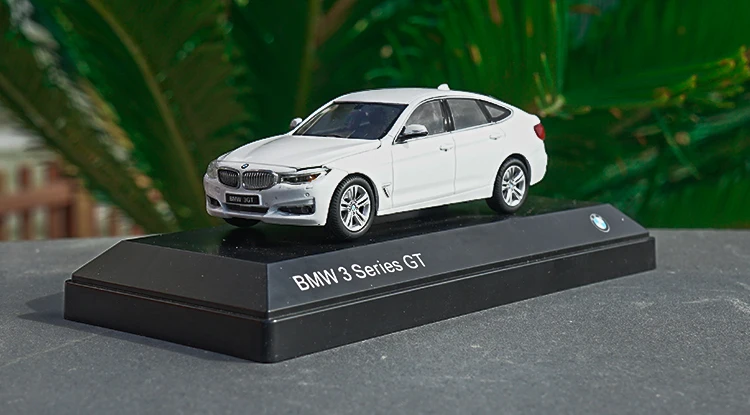 Оригинальная фабричная Игрушечная машина 1:43 B 3 серии GT из сплава игрушки для