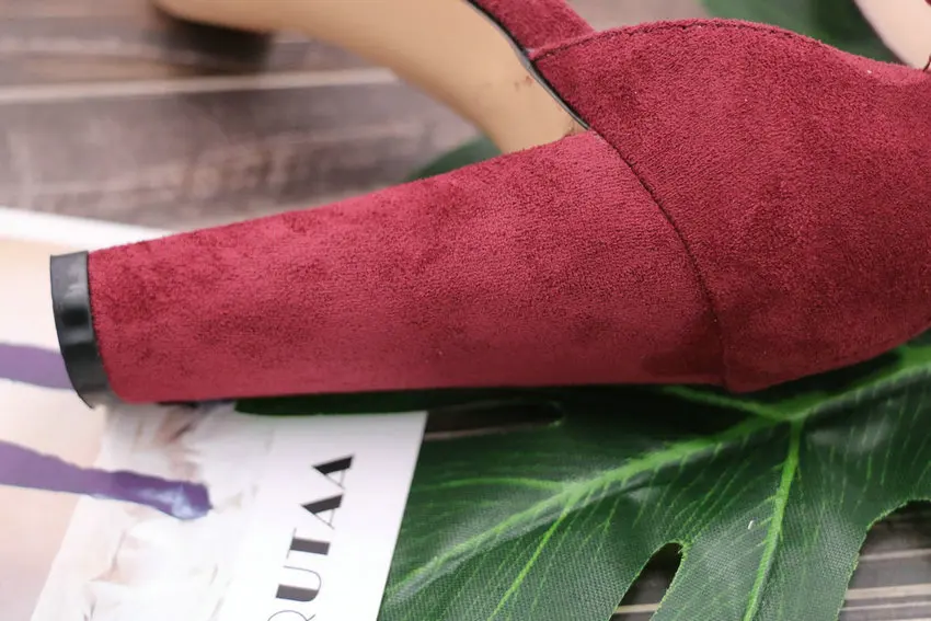 QUTAA; коллекция года; женские туфли-лодочки; модная женская обувь; вечерние и свадебные туфли на очень высоком квадратном каблуке с острым носком; цвет красный, винный; женские туфли-лодочки; размеры 34-43