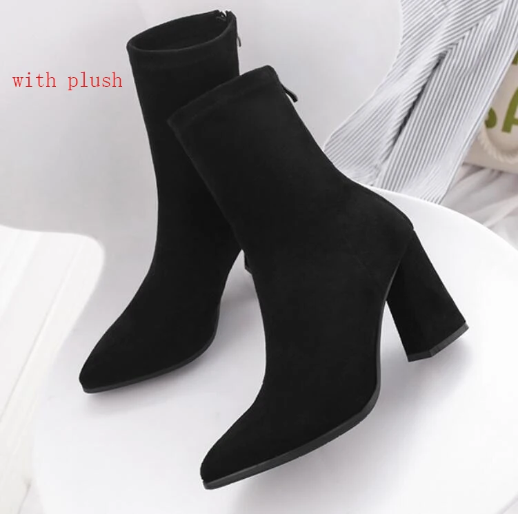 Черные Универсальные женские зимние ботинки из флока; носки до середины икры; ботинки с острым носком на не сужающемся книзу массивном каблуке; европейский бренд martin; botas feminina - Цвет: black with plush