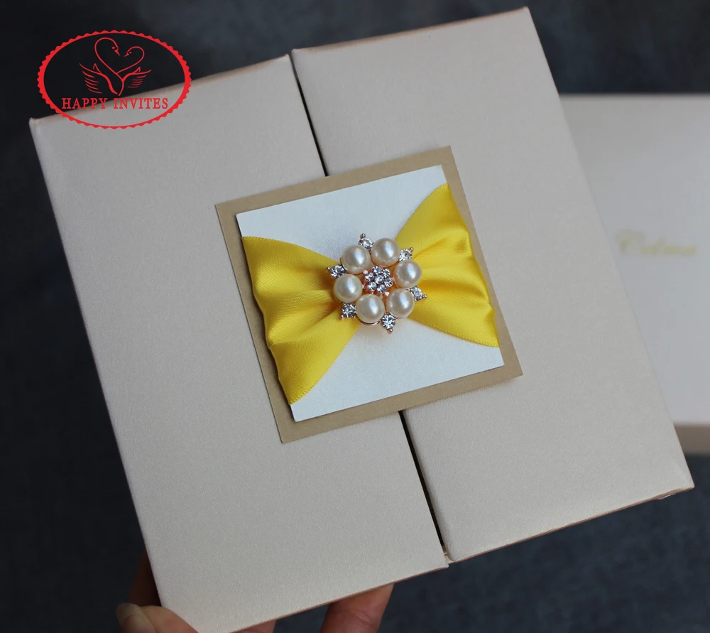 HI2020 - 12 Luxury Silk Invitation Box with Gold Foiling