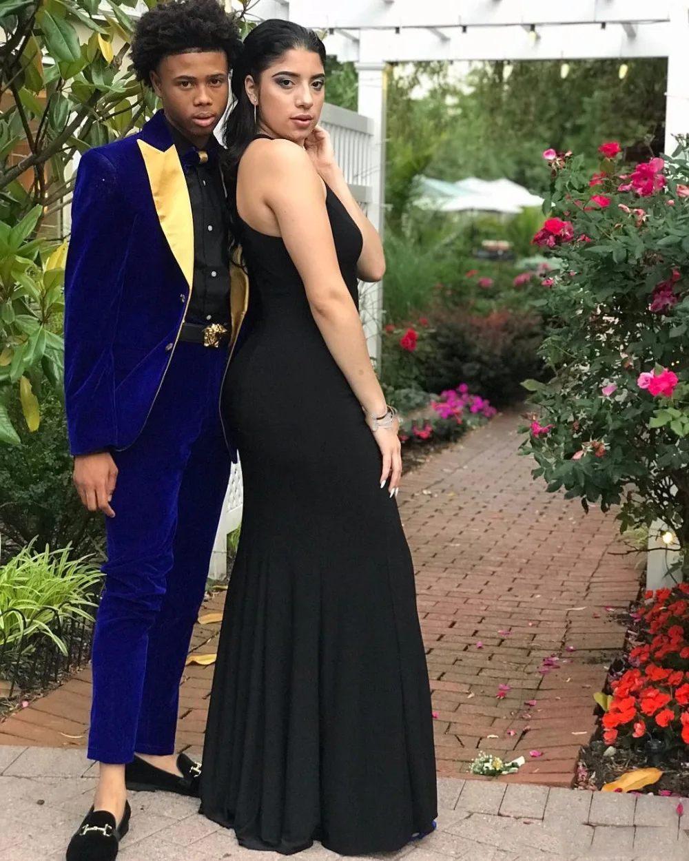 2019-Manteau-Pantalon-Designs-Royal-Bleu-Velours-Or-Revers-Mari-costume-pour-homme-Smokings-Prom-costume (1)__