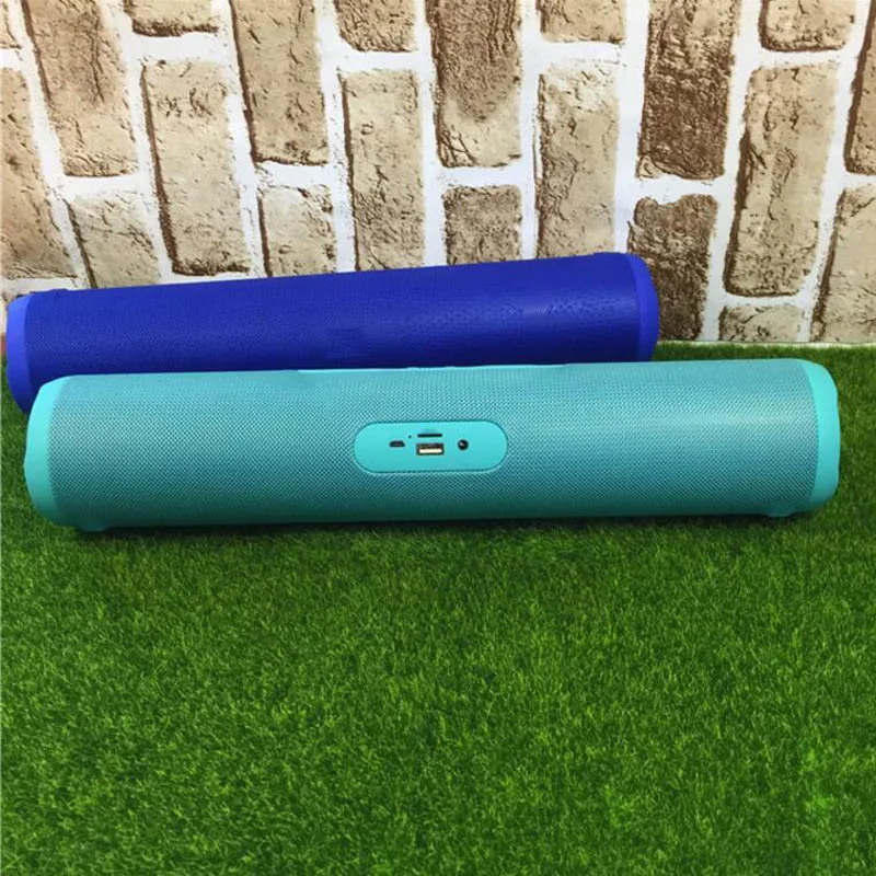 Portable intelligent wireless Bluetooth speaker stereo bass effect Bluetooth speaker multi-function outdoor FM Bluetooth speaker
