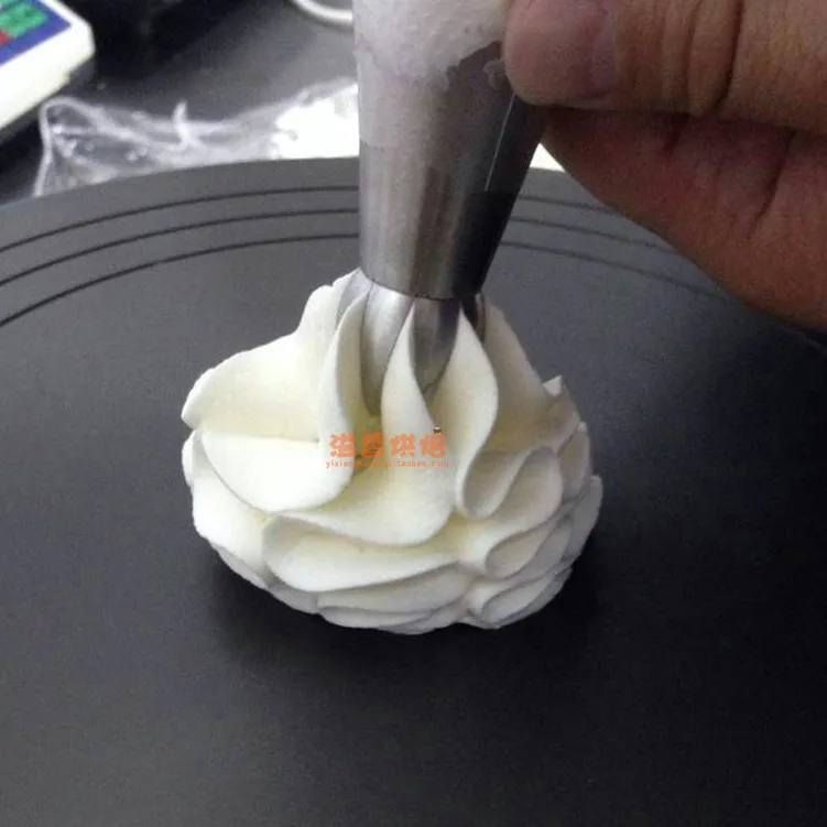

1 pcs suger Icing Piping Buttercream cake decorating Nozzle torch Russian