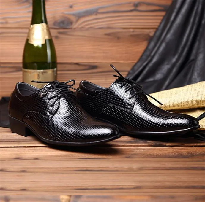 Для мужчин модельная обувь на плоской подошве Свадебные человек повседневная обувь Обувь шнурованная для женщин удобные Обувь человек Кружево-Up Обувь кожаная для девочек Zapatos