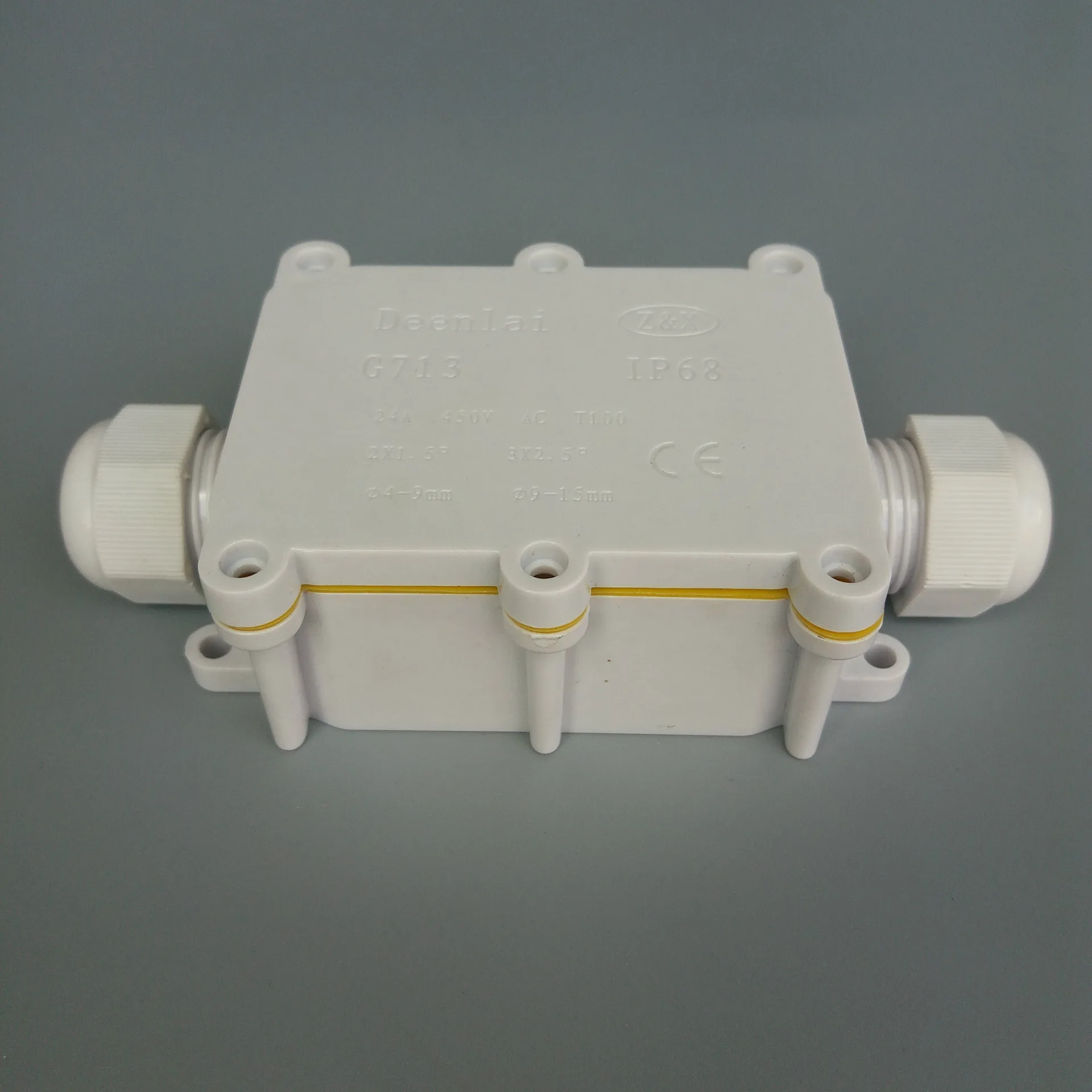 IP68 Plastic Waterproof Junction Box G713 White Waterproof Junction Box Outdoor Cable Junction Box 2 to 6 Head