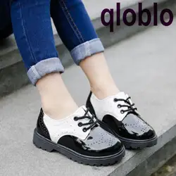 Qloblo 2018 детей Обувь Демисезонный Обувь для мальчиков Обувь черный и белый для маленьких девочек Лакированная кожа Оксфорд Обувь для