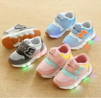 

New Brand Children Glowing Sneakers Boys LED Light Shoes Girls Mesh Sports Flats Toddler Lighted Kids Casual Shoes