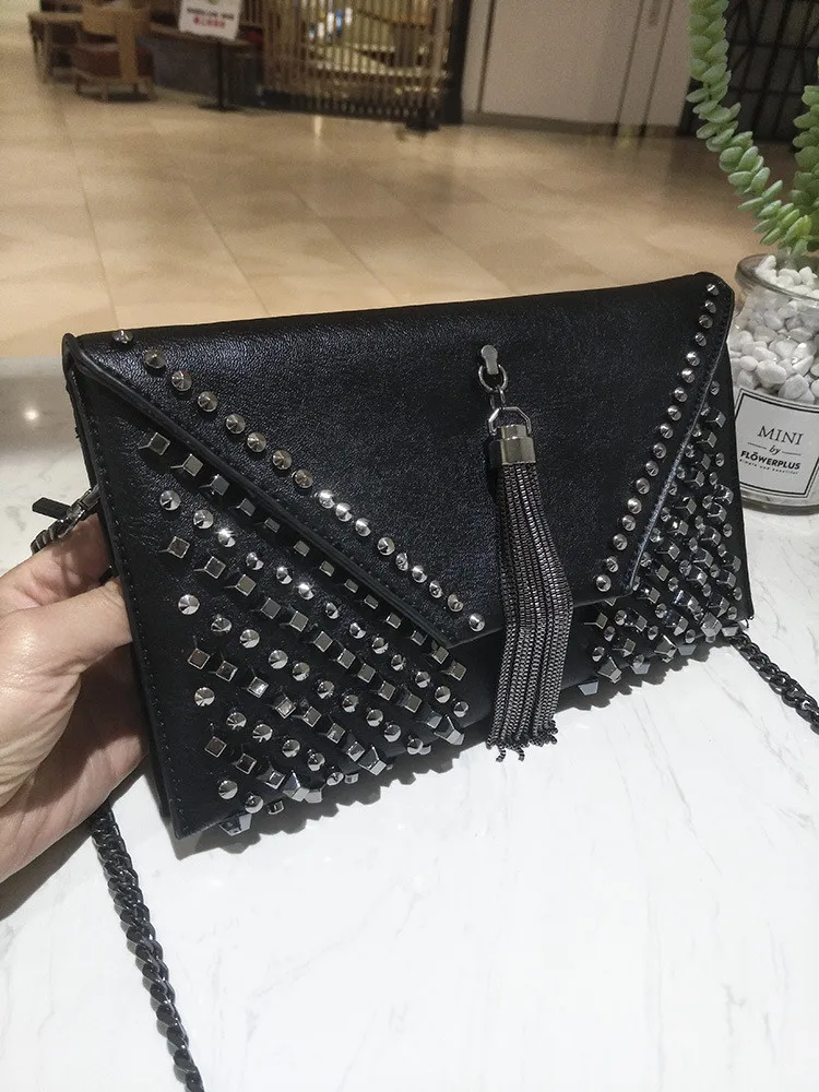 NIGEDU Punk rivet Women envelope clutch bag chain tassel women messenger bag female Crossbody bag  (6)