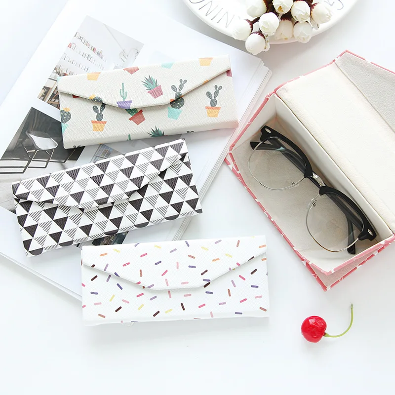 

1pcs Folding Glasses Box Sunglasses Box Korea Cute Student Portable Simple Small Fresh Retro Elegant