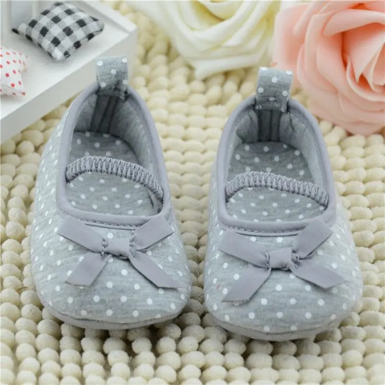 Детские Обувь для малышей Обувь для девочек Prewalker Туфли принцессы для малышей с цветами и бабочками для маленьких девочек из хлопка в