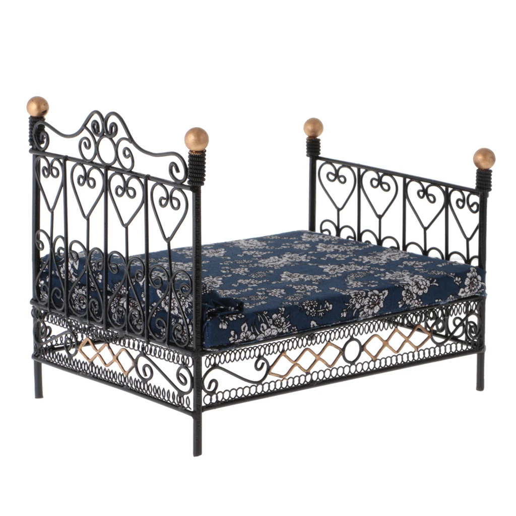 1: 12 Dollhouse Miniature Bedroom Furniture Metal Bed With Mattress Accessory Toy