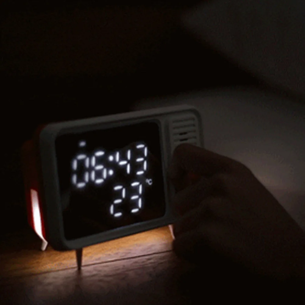 

USB Charging Bedside Retro Voice Memo Soft Light TV Shape Alarm Clock Timed Night Light Electronic Temperature Display ABS