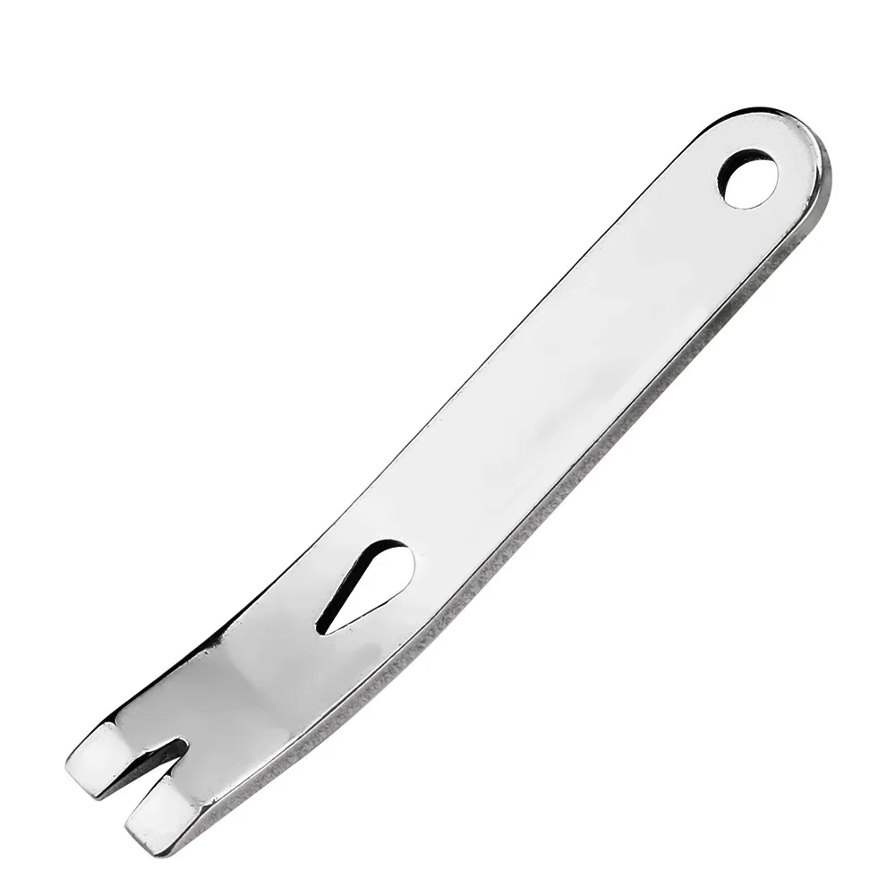

New simple design Gear Mini Crank Pocket Pry Bar Keychain Multi Tool Survival Scraper Keychain Hot Sale gift for Adults