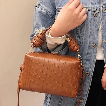 

2020 new Messenger bag handbag texture retro shoulder diagonal package