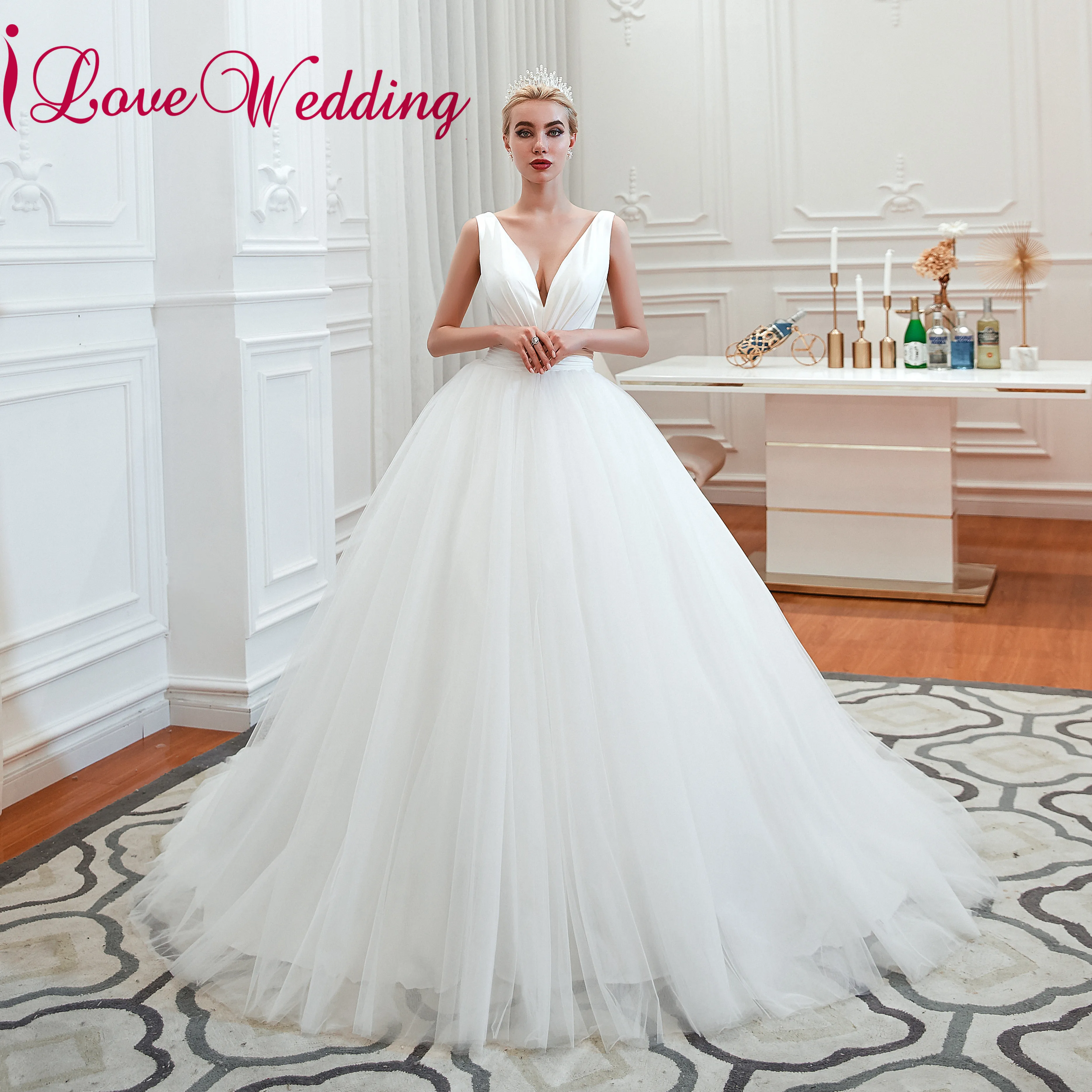 

New Arrival 2019 Sexy V Neck Pleated A Line Bridal Wedding Dresses Lace up Back Elegant Wedding Dresses Robe De Mariee