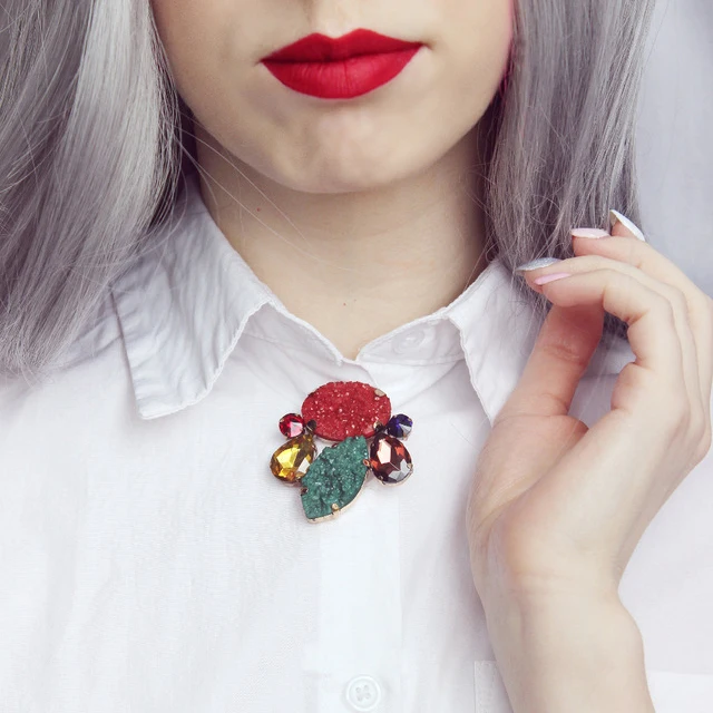 

Vintage Geometric Flower Brooches for Women Glass & Crystal & Resin Brooch Clothing Accessories Fashion Jewelry BR03083-1