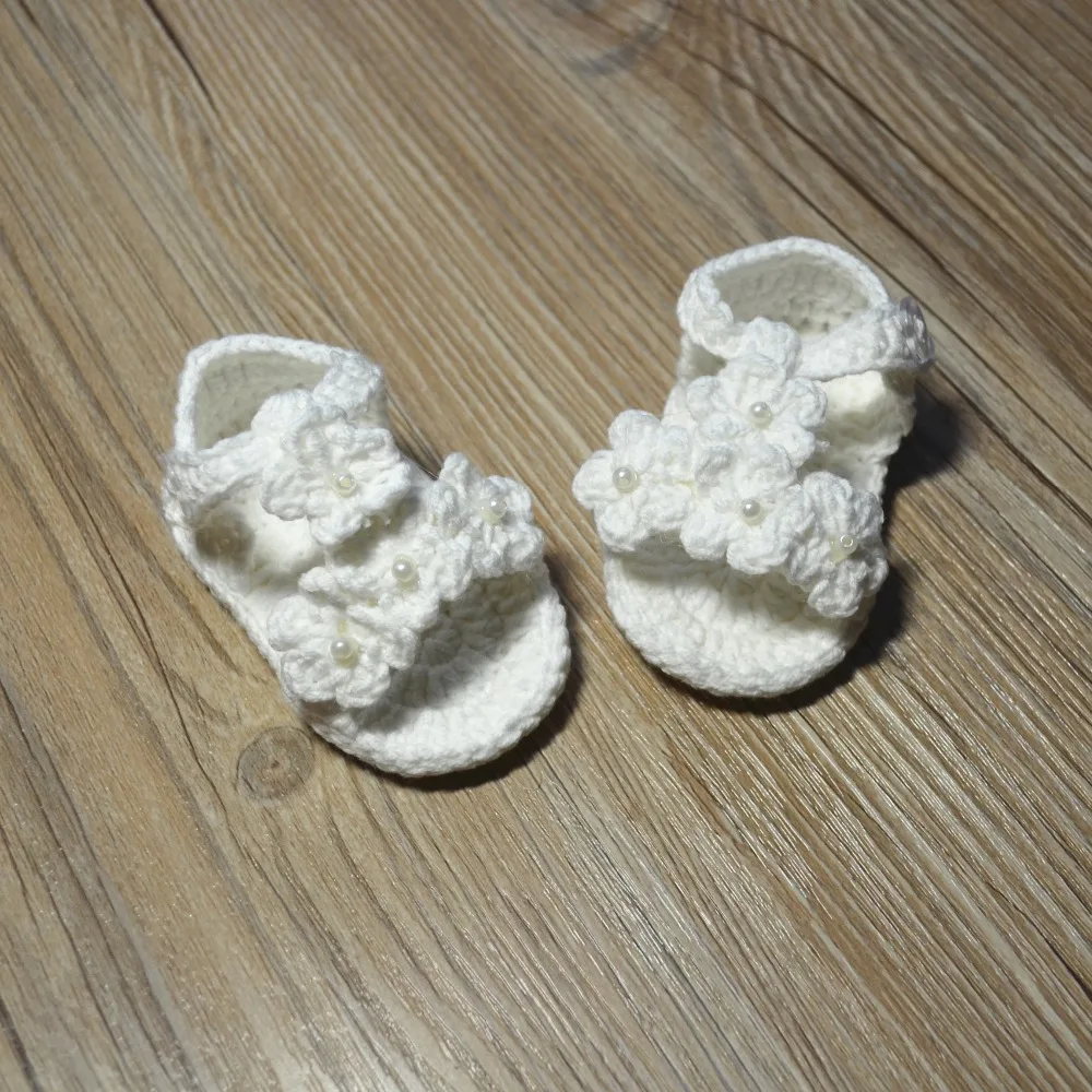 QYFLYXUEQYFLYXUE-livraison gratuite Crochet bébé chaussures, bébé fille fleurs blanches tongs, bébé bambin chaussures