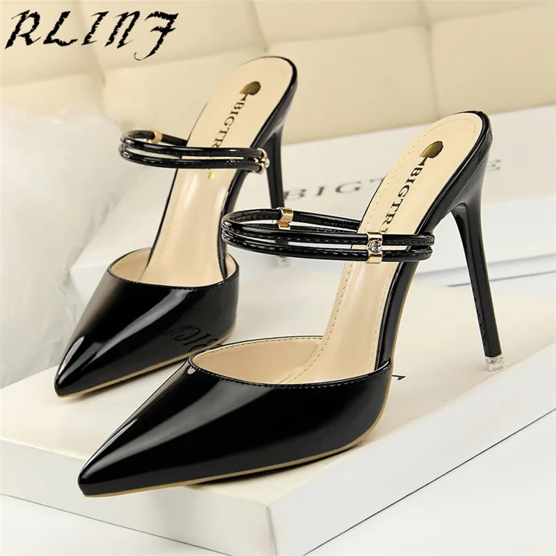 pointed mouth heels