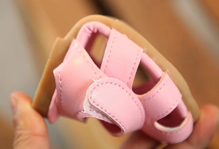 Детские сандалии для девочек летние детские модные сандалии Мягкая подошва кожаная обувь принцессы повседневные сандалии милые сердцу