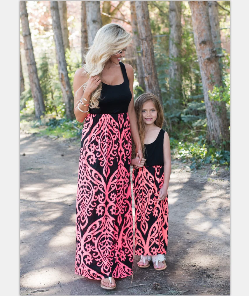

Mother Daughter Dresses printed Patchwork Family Look Matching Clothes Cotton Mom And Daughter Dress Family Clothing 2colors
