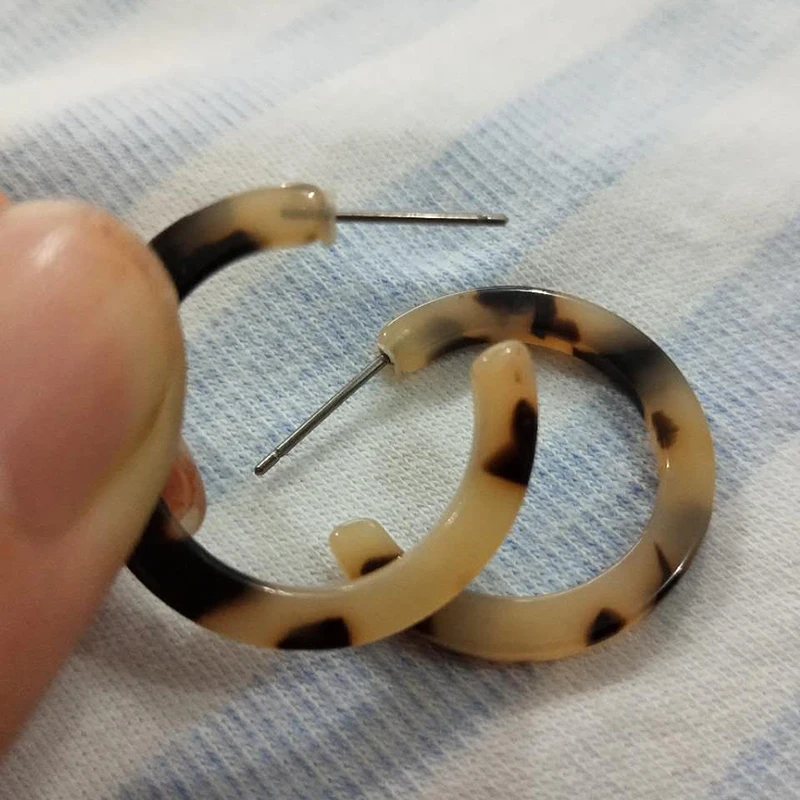 

New Acrylic Small Earrings Round C-shaped Leopard Print Acetate Edition Simple Bohemian Resin Earrings Party Wedding Earrings Fo