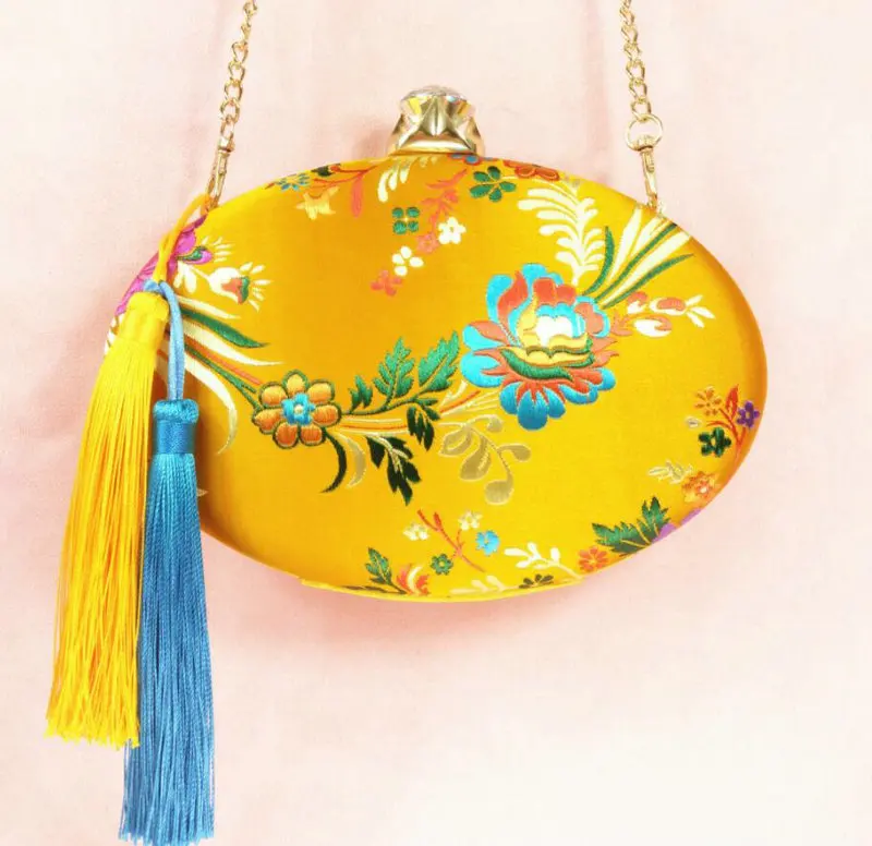 Rdywbu MEW алмаз Атлас Национальный Ветер шелковая парча Cheongsam будет соответствовать китайский стиль вышивка цветы сумка клатч с бахромой H163 - Цвет: Цвет: желтый