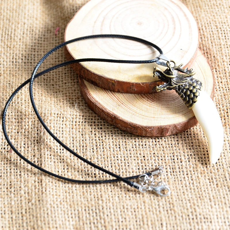 Men Antique Wolf Fang Tooth Pendant Necklace Vintage Wolf Tooth Dragon Alloy Pendant Necklace Fashion Choker Jewelry Gift