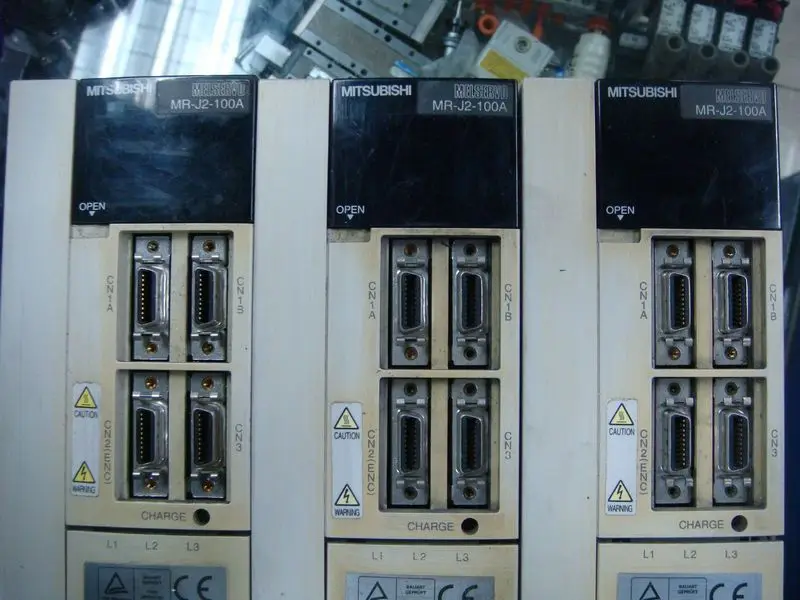 

[SA] Positive! Ultra low price! MR-J2-100A HC-SF102 disassemble the original physical spot