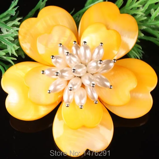 

New Handmade Mother of Pearl Shell Flower Bead Pendant