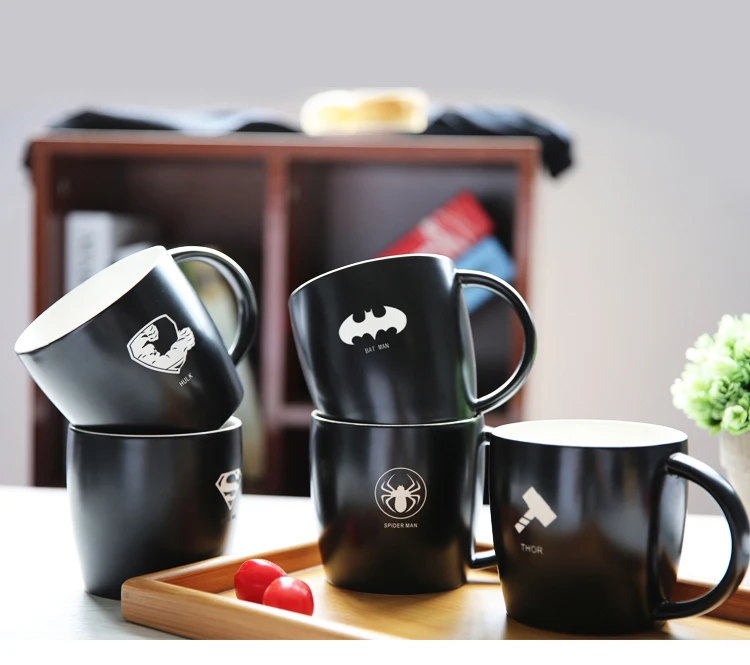 Креативные супер Лига героев Ceranic кружки с ложкой и крышкой молока кружка портативный стакан напиток Железный человек и Бэтмен хорошие подарки