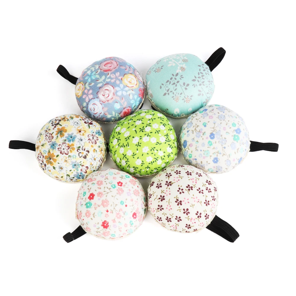 

1PC 60 x 30mm New Manual wrist Needle insertion DIY Ball-Shaped Needle Suite Needle seat Sewing Pin Cushion Random Color