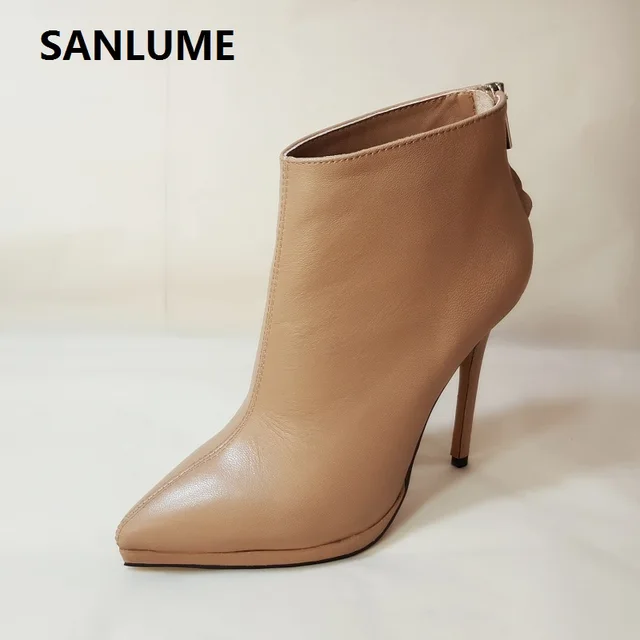 boots and nude Boots and nude