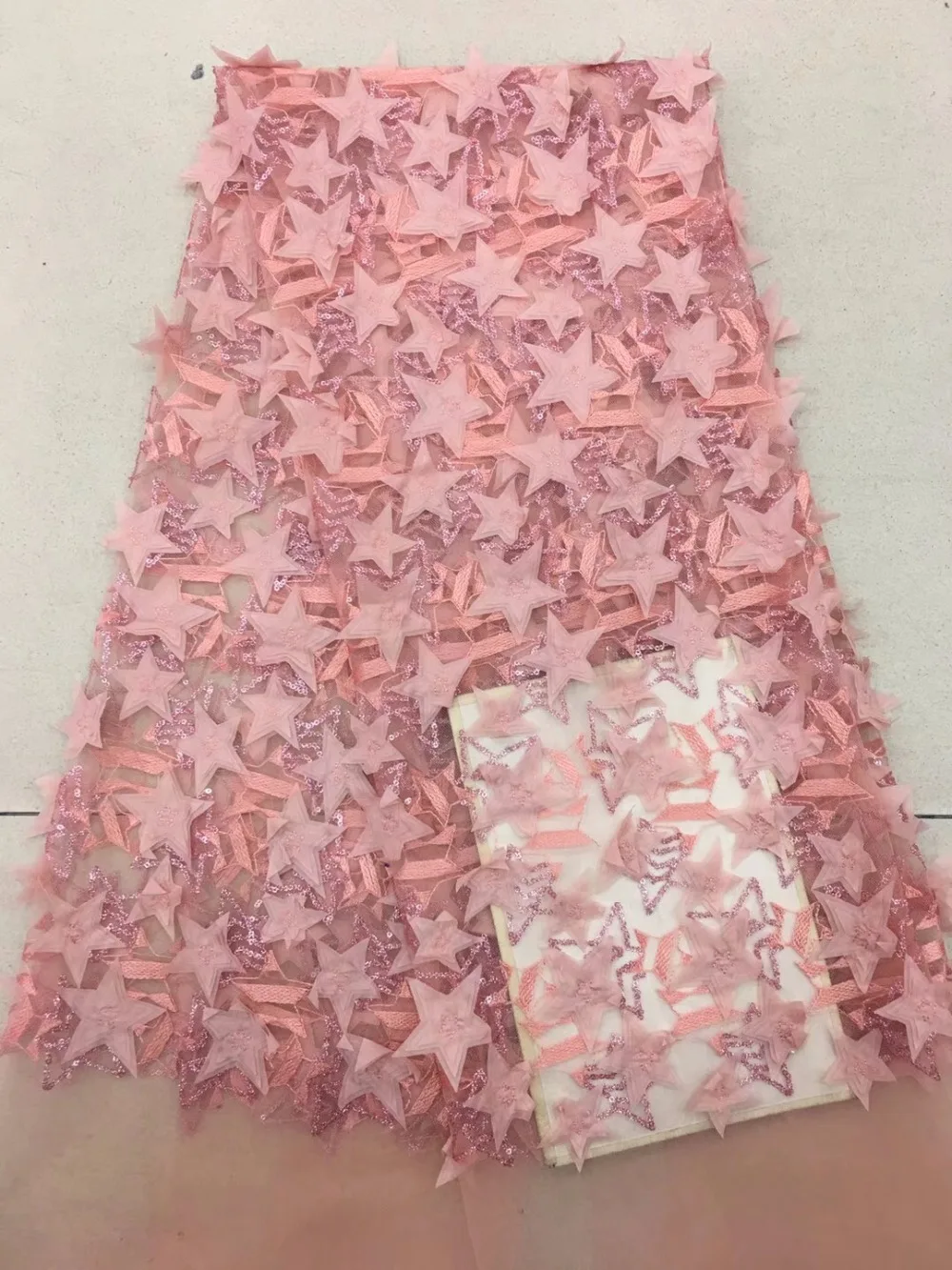 

Free delivery of cheap tulle lace fabrics 2018 new tulle tulle lace flowers