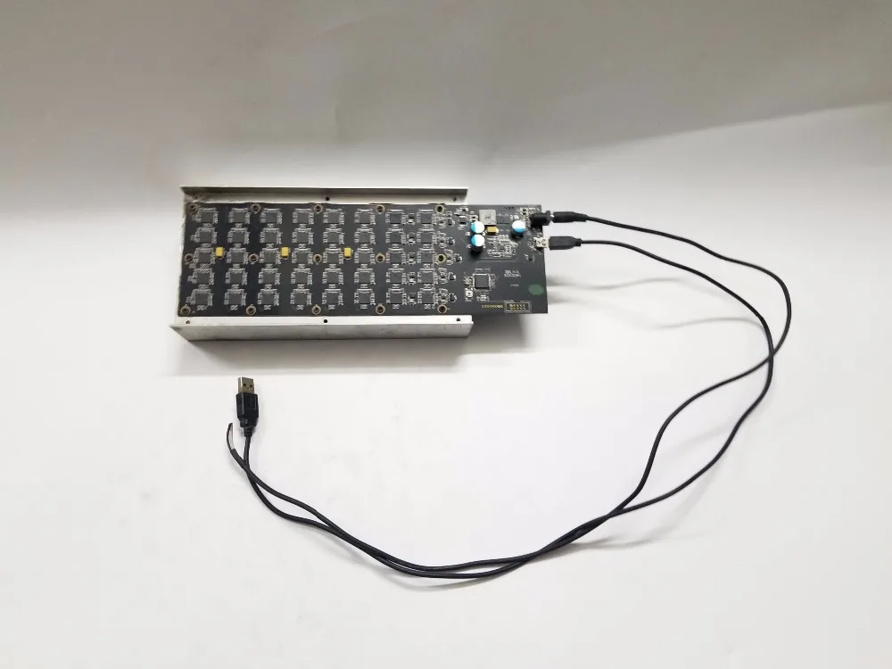 HOT sale USED Gridseed MINER 2.5-3MH/S 50W half of Scrypt Miner LTC mining machine gridseed blade ship by DHL OR EMS HOT sale USED Gridseed MINER 2.5-3MH/S 50W half of Scrypt Miner LTC mining machine gridseed blade ship by DHL OR EMS