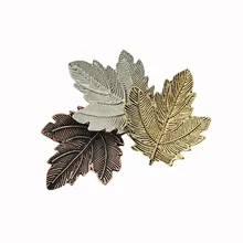 Leaves simple and pure and fresh Three color texture grain contracted maple leaf brooch collar needle