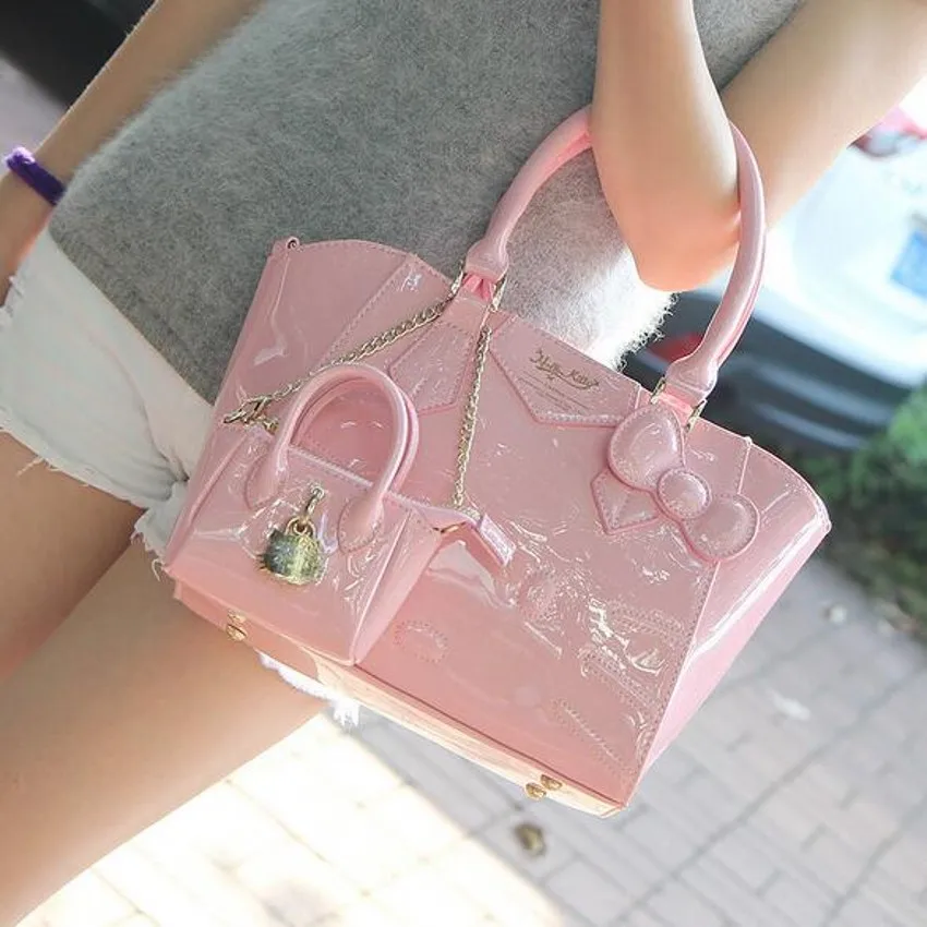 hello kitty designer purse