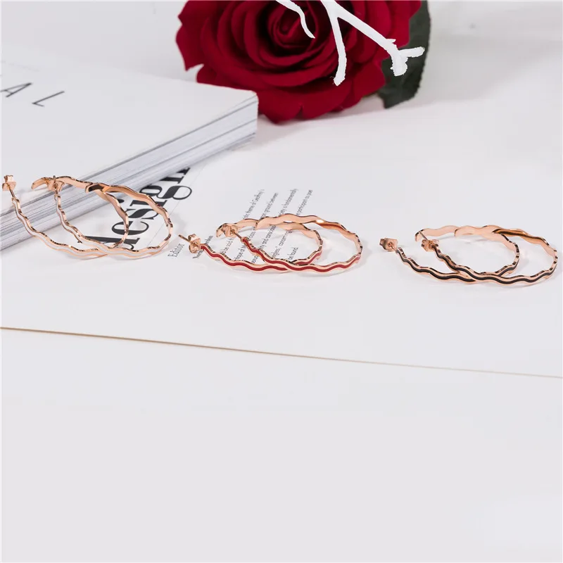 

2019 Tai Ganger Circle Wave Exaggeration Earrings for Woman Drop Oil Product eardrop beautiful fashion female Boho hot s'steel