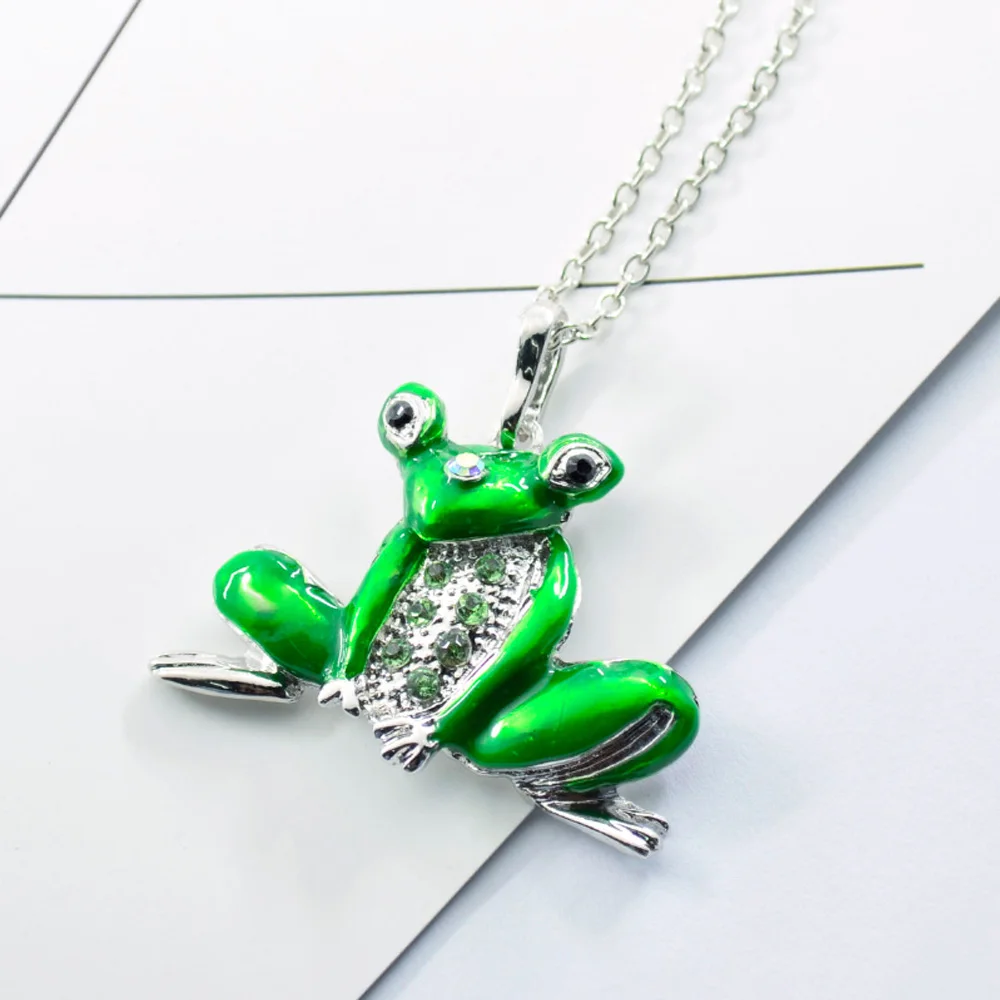 

Men Women Creative Personality Frog Pendant Sweater Chain Necklace Metal Coloreful Exaggerate Lovers Clavicle Chain